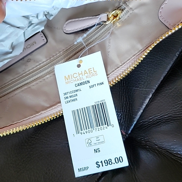 Michael Kors Camden purse - Picture 9 of 11